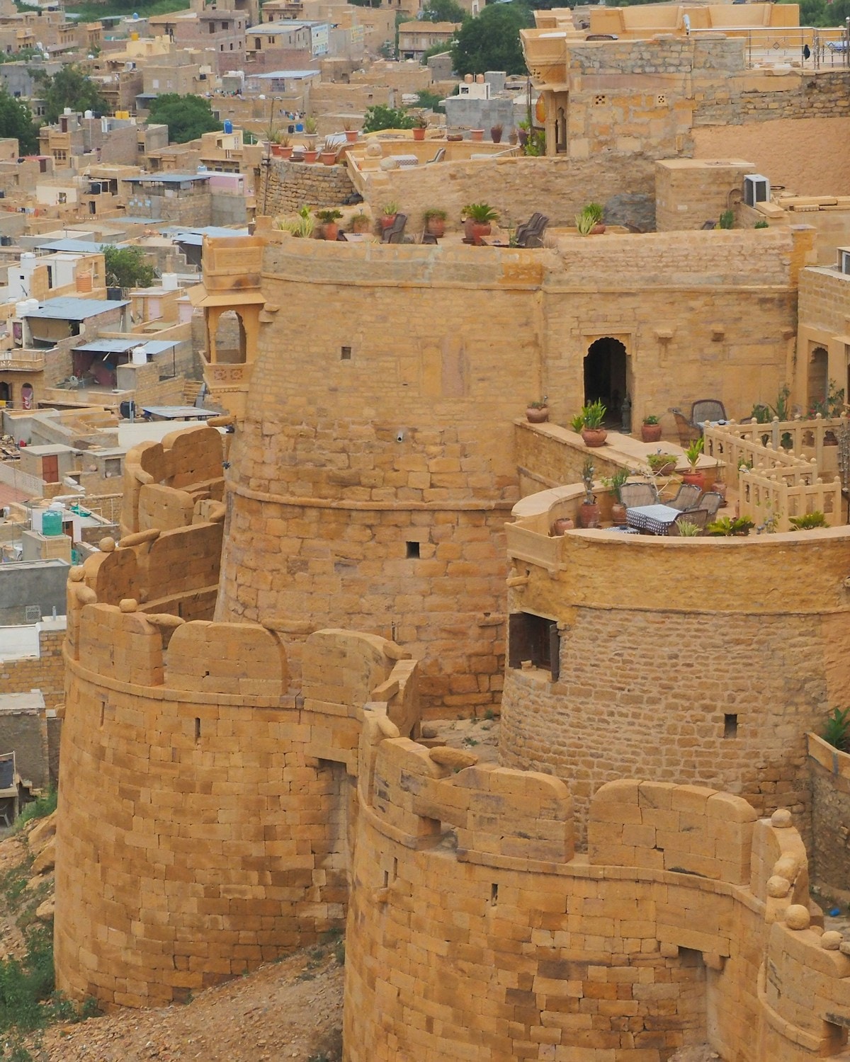 Jaipur to Jaisalmer by Urbania: A Practical 2-Day Plan for Groups